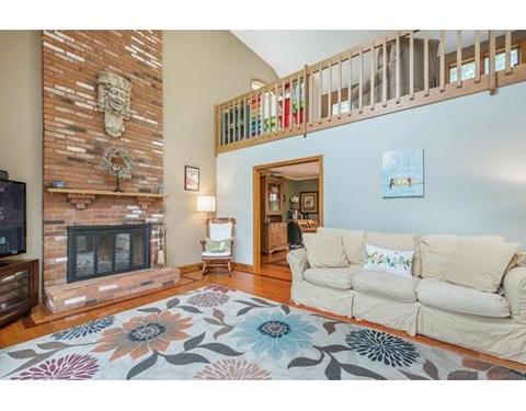 36 Dudley Ln, Sutton, MA 01590 photo 2
