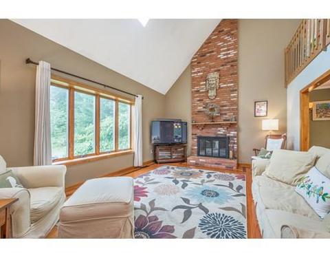 36 Dudley Ln, Sutton, MA 01590 photo 3