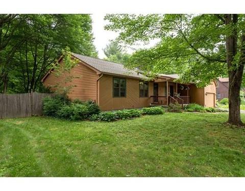 17 Carillon Cir, Easthampton, MA 01027 photo 2