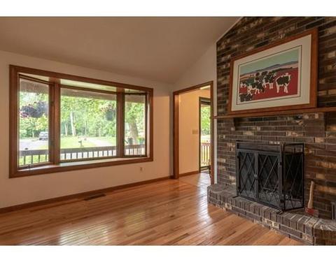 17 Carillon Cir, Easthampton, MA 01027 photo 3