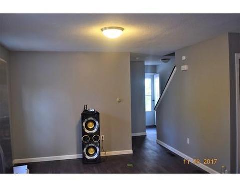 42 Dorne St, Springfield, MA 01105 photo 3