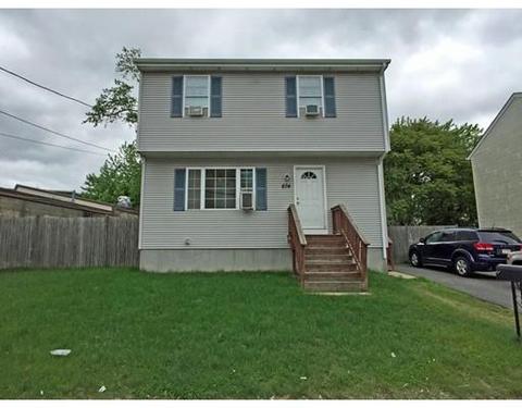674 Quarry St, Fall River, MA 02723 photo 1