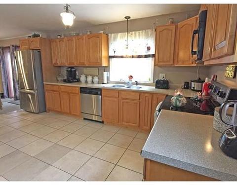 674 Quarry St, Fall River, MA 02723 photo 4