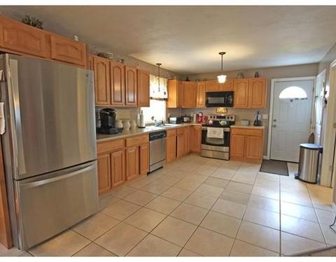674 Quarry St, Fall River, MA 02723 photo 3