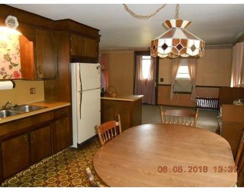 585 E Main St, Chicopee, MA 01020 photo 8