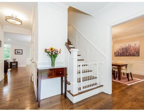 7 Argyle Ave, Wellesley, MA 02482 photo 2