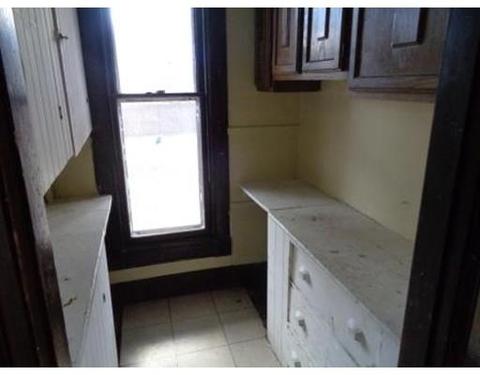 144 Buckingham St, Springfield, MA 01109 photo 5