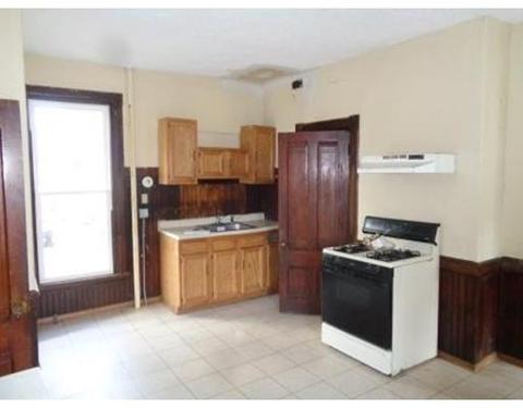 144 Buckingham St, Springfield, MA 01109 photo 4