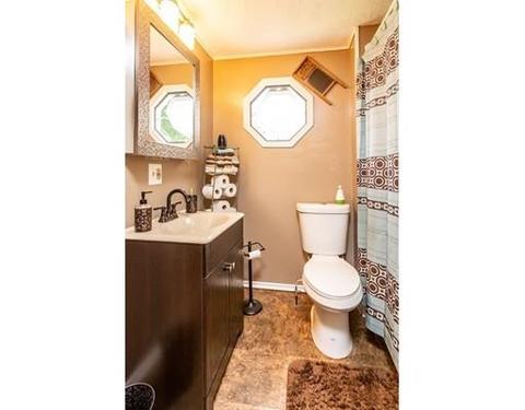 67 Massachusetts Ave, Chicopee, MA 01013 photo 4