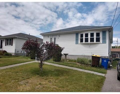 36 Consul St, Fall River, MA 02720 photo 2