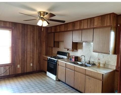 53 Palmer St, Fall River, MA 02724 photo 9