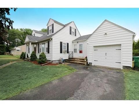 65 Sampson St, Chicopee, MA 01020 photo 3