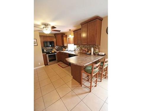 65 Sampson St, Chicopee, MA 01020 photo 9