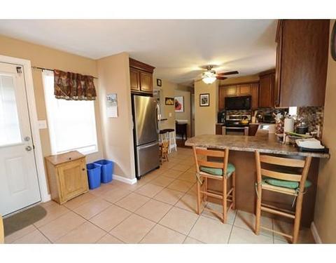 65 Sampson St, Chicopee, MA 01020 photo 8