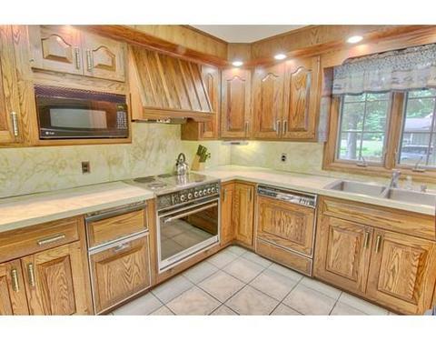 117 Silvin Rd, Chicopee, MA 01013 photo 2