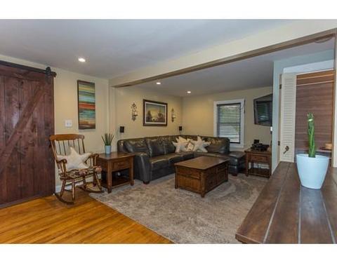 76 Collins St, Danvers, MA 01923 photo 4