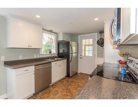 76 Collins St, Danvers, MA 01923 photo 8