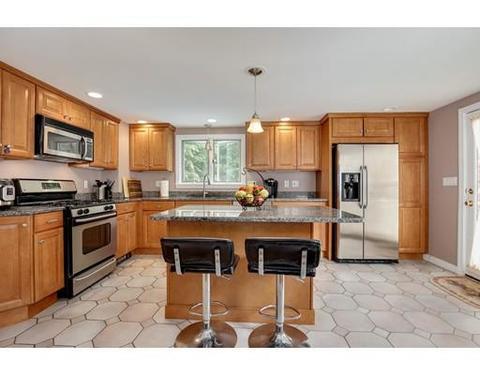19 Pinevale Ave, Reading, MA 01867 photo 4