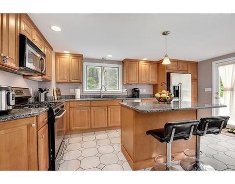 19 Pinevale Ave, Reading, MA 01867 photo 3