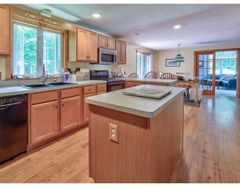 46 Conservation Dr, Douglas, MA 01516 photo 5