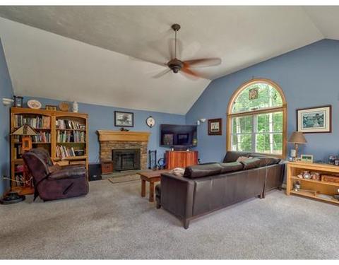 46 Conservation Dr, Douglas, MA 01516 photo 6