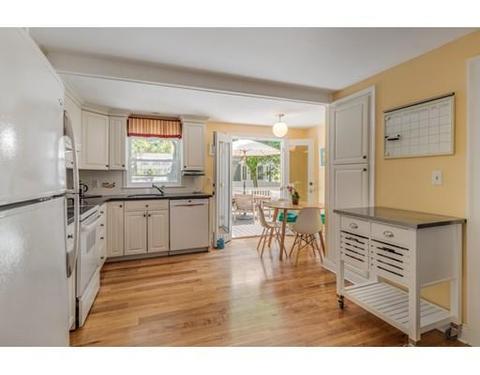 100 Mayflower Rd, Needham, MA 02492 photo 12