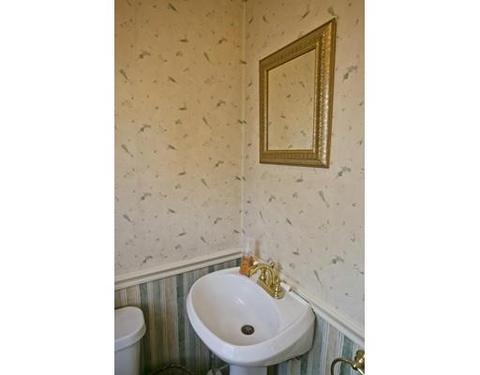 34 Fenimore Blvd, Springfield, MA 01108 photo 11