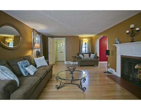 34 Fenimore Blvd, Springfield, MA 01108 photo 4