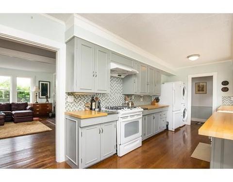 18 Gregory St, Marblehead, MA 01945 photo 6