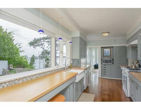 18 Gregory St, Marblehead, MA 01945 photo 8