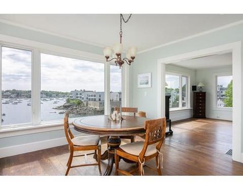 18 Gregory St, Marblehead, MA 01945 photo 2