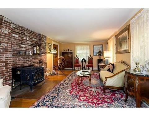 7 Forest St, Dover, MA 02030 photo 4