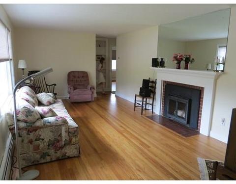34 Eustis St, Worcester, MA 01606 photo 4