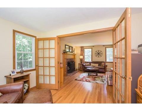 55 Asylum St, Mendon, MA 01756 photo 8