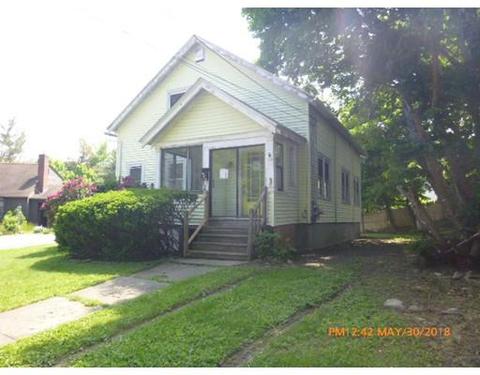 28 Trinity Ave, Worcester, MA 01605 photo 2