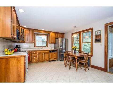 33 Dudley St, Reading, MA 01867 photo 2