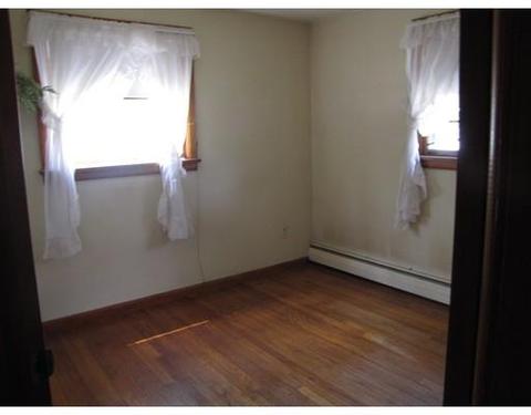 48 Ivanhoe St, Springfield, MA 01109 photo 12