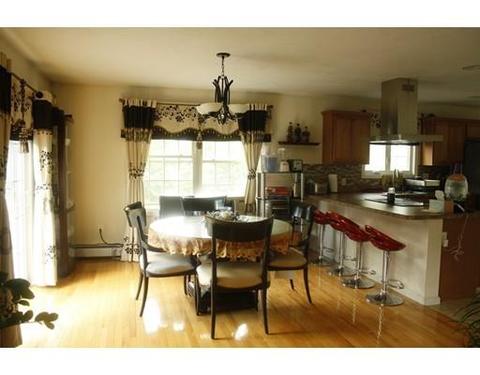 19 Seattle St, Worcester, MA 01605 photo 5