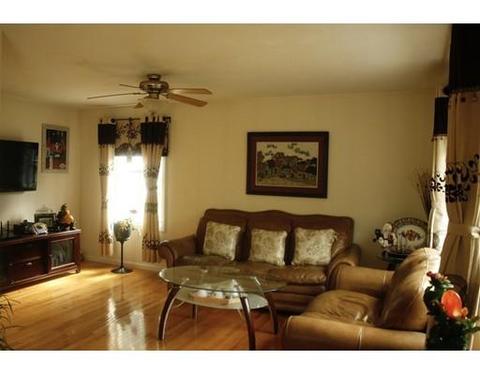 19 Seattle St, Worcester, MA 01605 photo 3