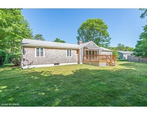 366 Nottingham Dr, Barnstable, MA 02632 photo 3