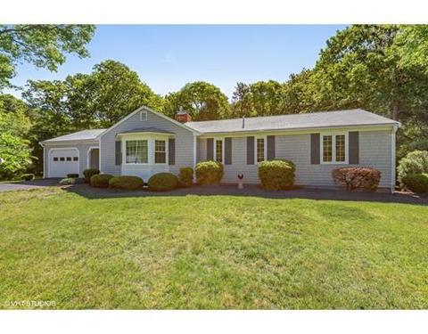 366 Nottingham Dr, Barnstable, MA 02632 photo 1