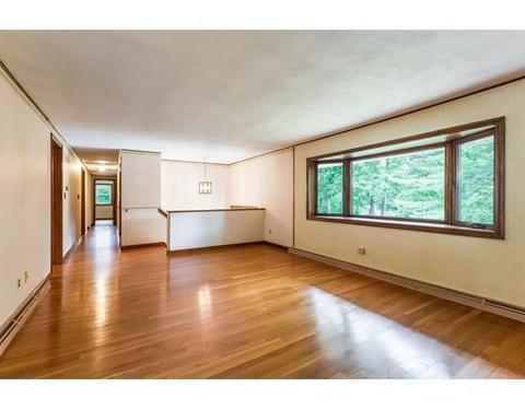 3 Lois Dr, Walpole, MA 02081 photo 4