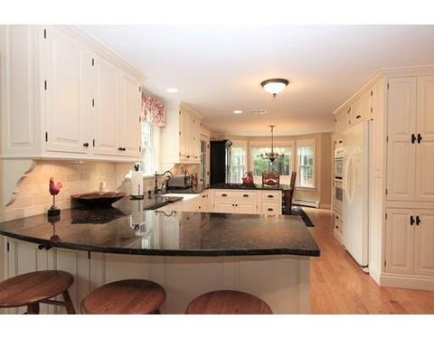 14 Thomas Rd, Berkley, MA 02779 photo 5
