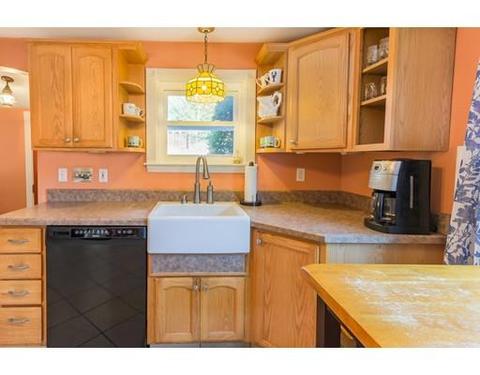 16 Wheeler St, Gloucester, MA 01930 photo 5