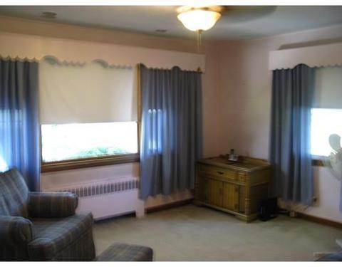 32 Hamlet St, Springfield, MA 01104 photo 9