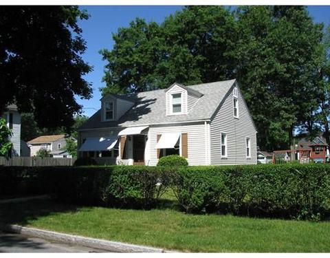 32 Hamlet St, Springfield, MA 01104 photo 1
