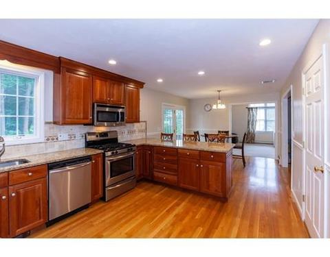 97 Mohawk Rd, Raynham, MA 02767 photo 9