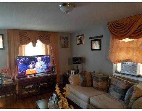 48 Campechi St, Springfield, MA 01104 photo 5