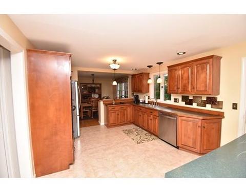 27 Golden Dr, Easthampton, MA 01027 photo 4