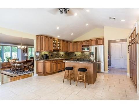 170 Mohawk Rd, Raynham, MA 02767 photo 10